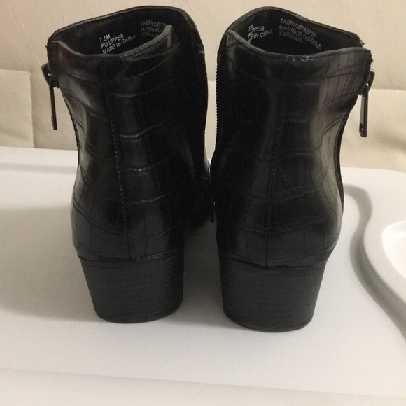 NWOT Boots basic for work - Picture 3 of 6